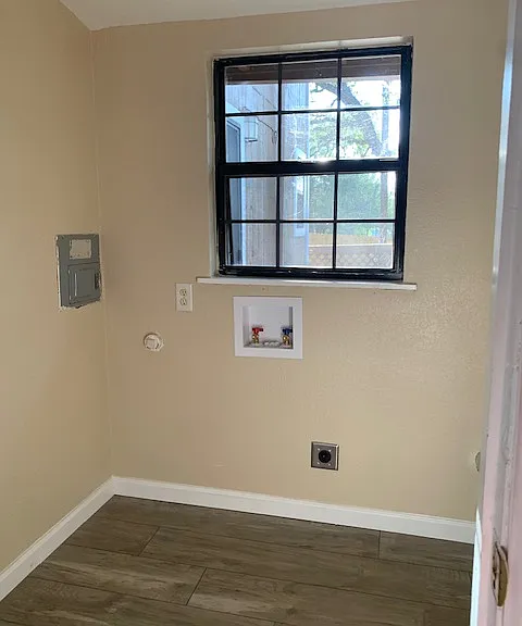 823 Cypress Ln — Photo 25