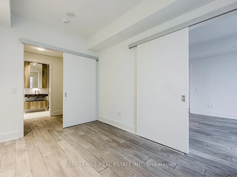 11 Yorkville Ave #2506 — Photo 17