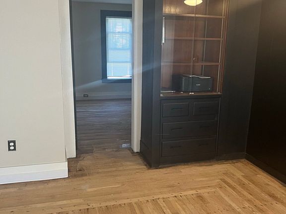 5th image of 46 N Main St #3