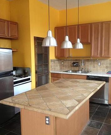 5th image of 1101 Sidney St