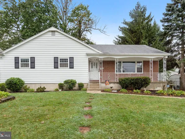 104 N Maple Ave, Maple Shade, NJ 08052