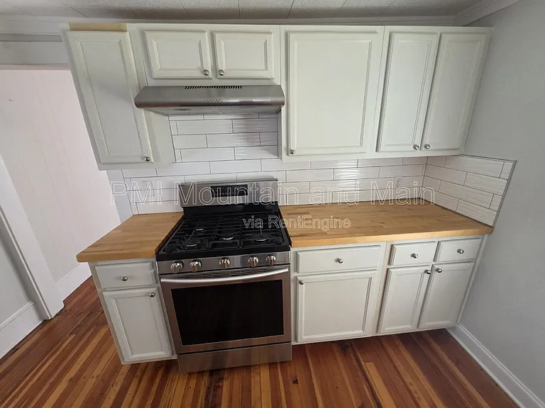 161 Logan Ave — Photo 17