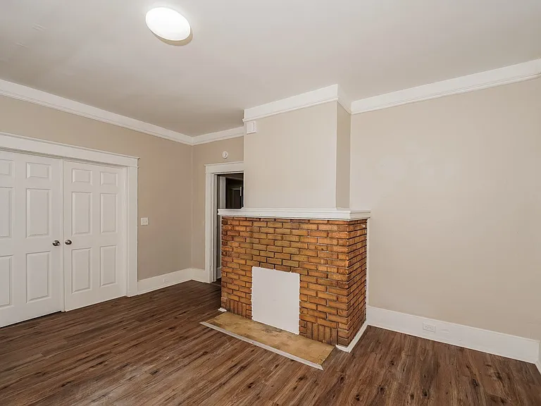 649125_018_living_room_13327960.jpg