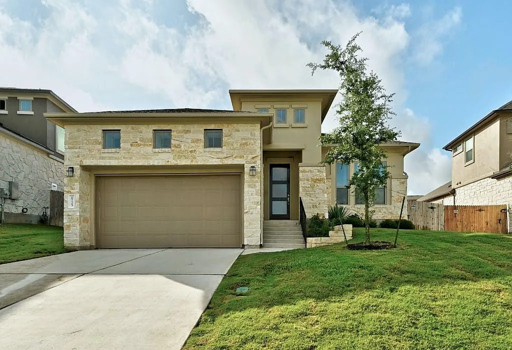 3 bed, 2.0 bath, 1846 sqft, $3,250 — Photo 1