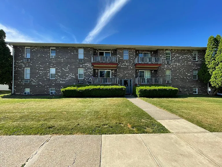 1701 W Congress St — Photo 4