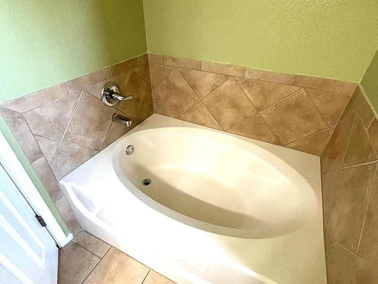1205 Marlee Cir — Photo 24