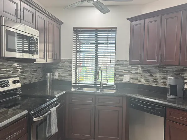 5195 Europa Dr APT H, Boynton Beach, FL 33437