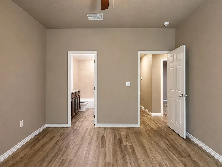 1204 N 18th St #B — Photo 11