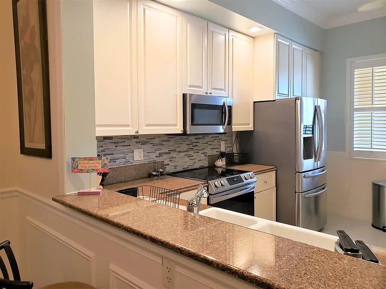37 Harbour Isle Dr #203 — Photo 7