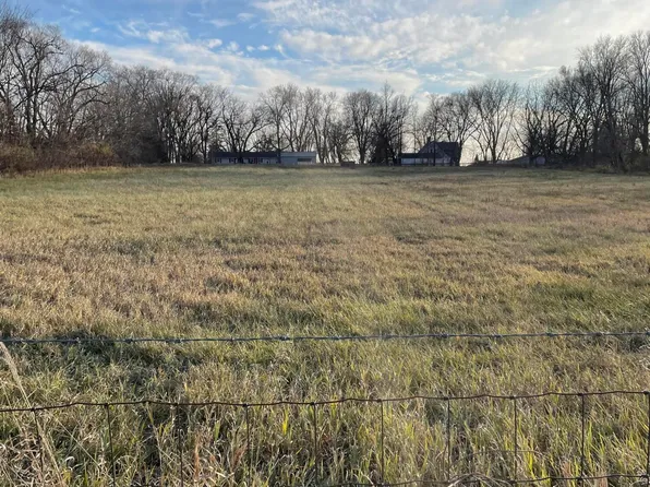 539 E Oak St, Ogden, IA 50212