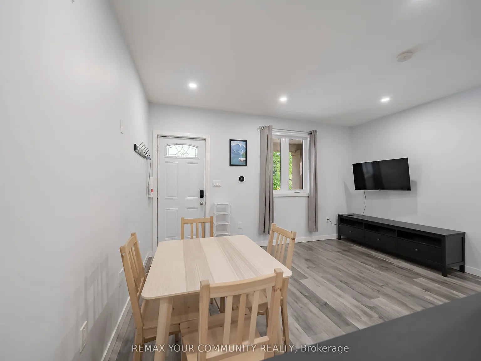 2 bed, $2,550 — Photo 2