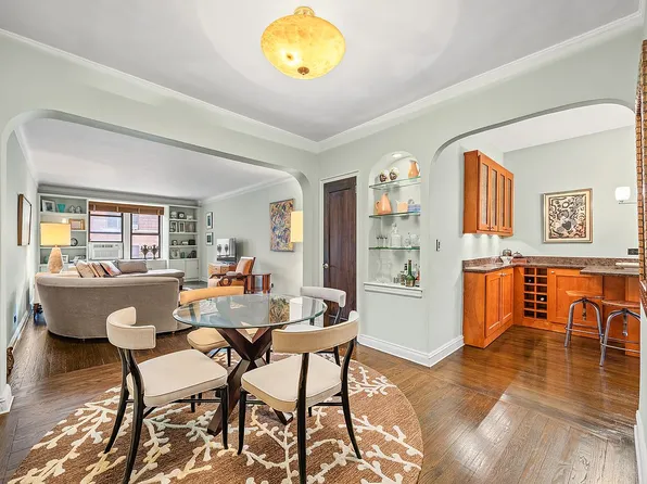 357 W 55th St APT 5L, New York, NY 10019