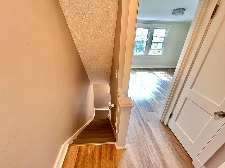 149 Race St — Photo 17