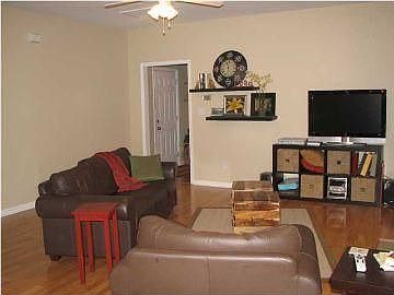 3rd image of 520 Bentmoor Dr