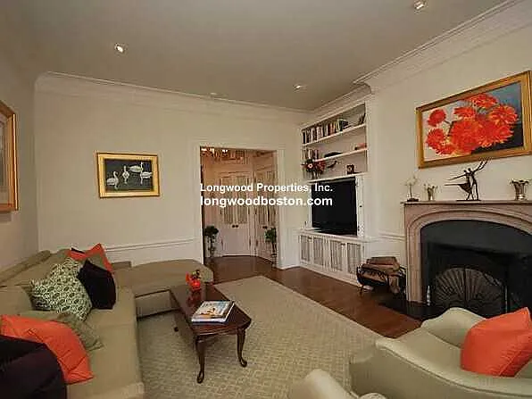 2 bed, $6,200 — Photo 2