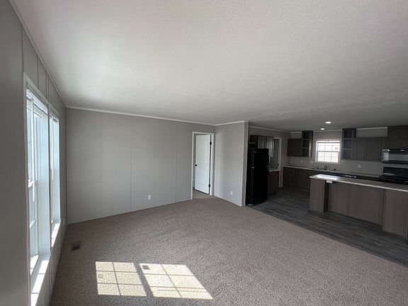 3rd image of 1440 W Plum St #201