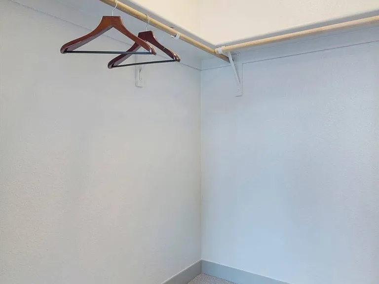 2x1 Guest bedroom closet