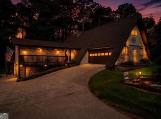 5823 Lakeshore Dr, Buford, GA 30518