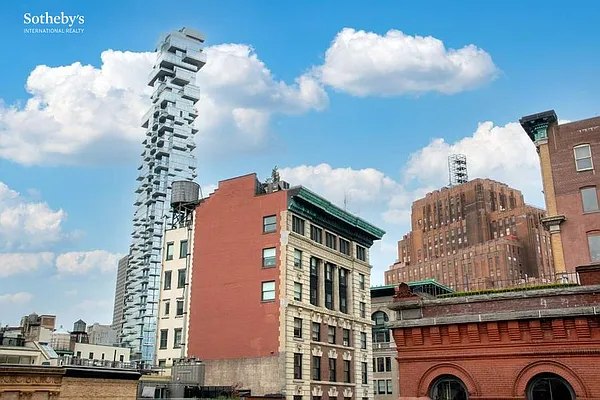 Sold by Sotheby's International Realty | media 11