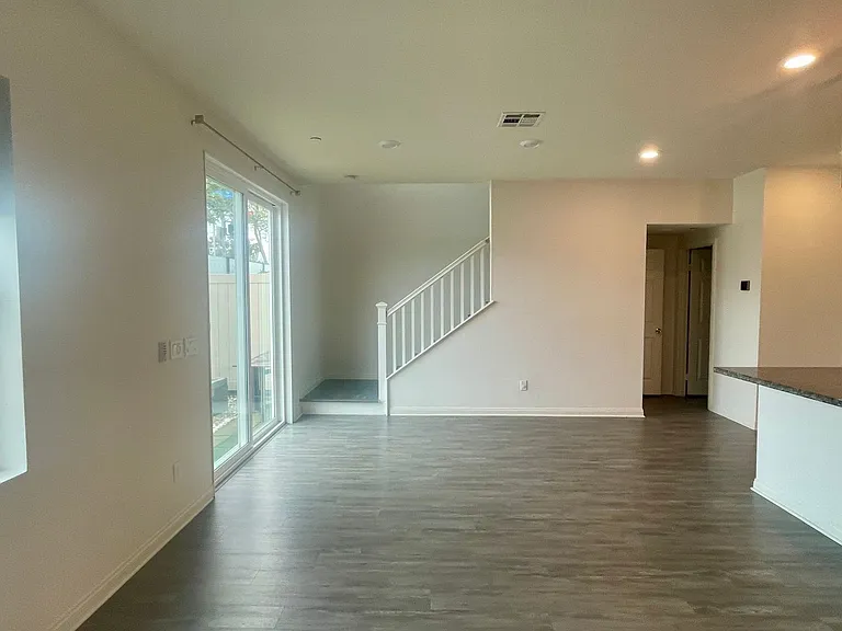 1382 Mesquite Dr — Photo 10