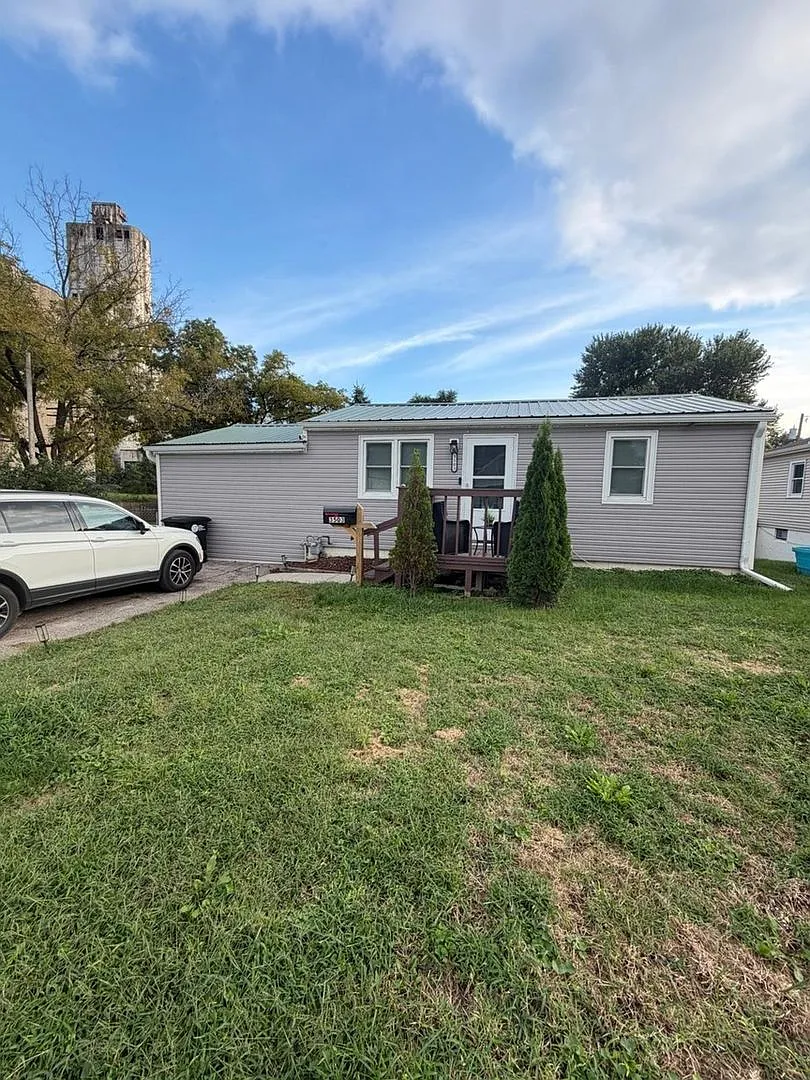 Charming 2BR House in Omaha — Photo 2