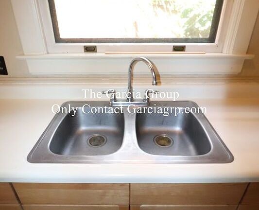 5th image of 1405 SW Hall St