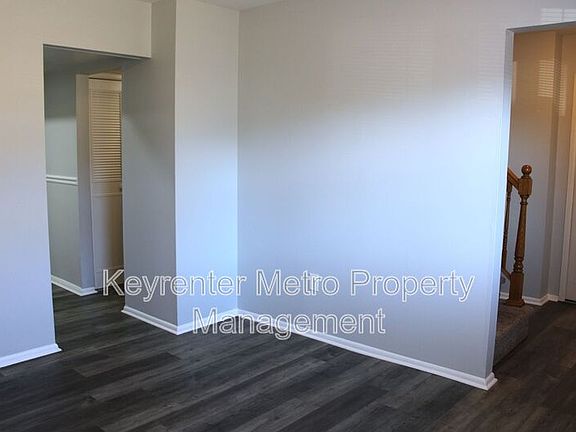 4th image of 12526 Woodstock Dr E