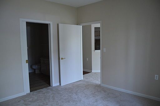 3rd image of 1500 S 14th St Unit 104