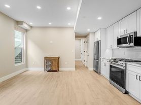 646 Newton Pl NW, Washington, DC