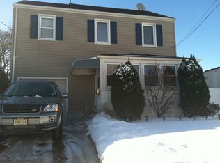 913 Miltonia St, Linden, NJ 07036
