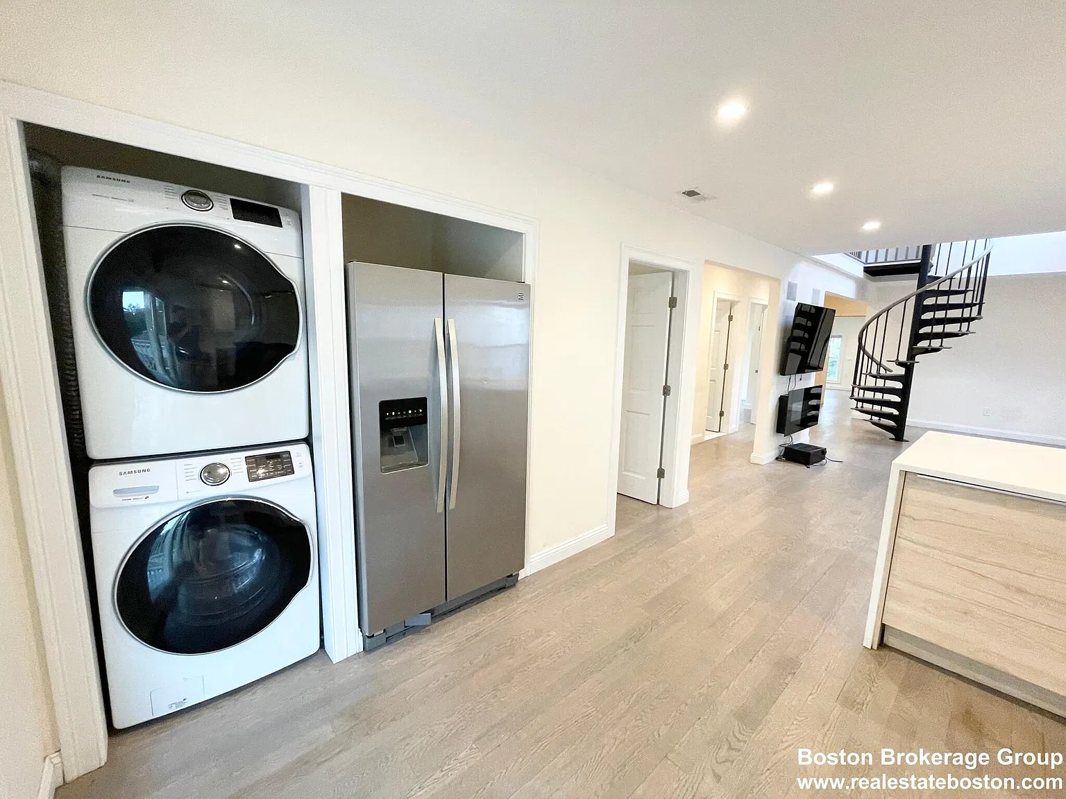 6 bed, 2.5 bath, $9,000 — Photo 2