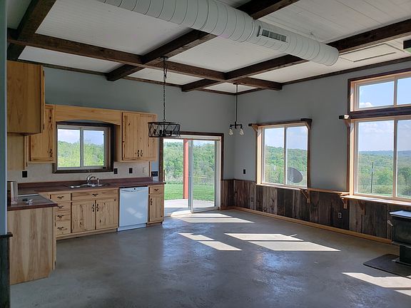 2nd image of 408 Lois Ln