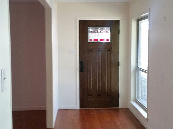 4th image of 521 Valley Dr
