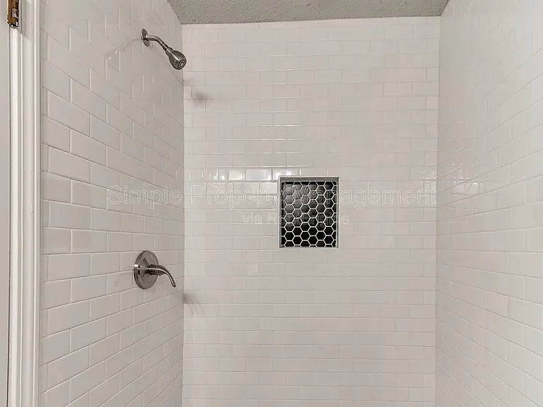 8510 Candlewood Dr — Photo 27