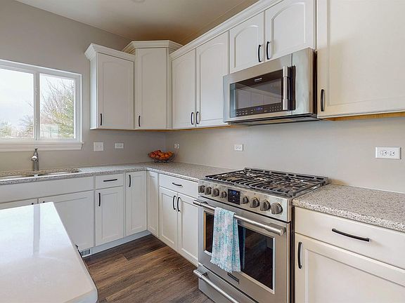 4th image of 780 Somerset Ct