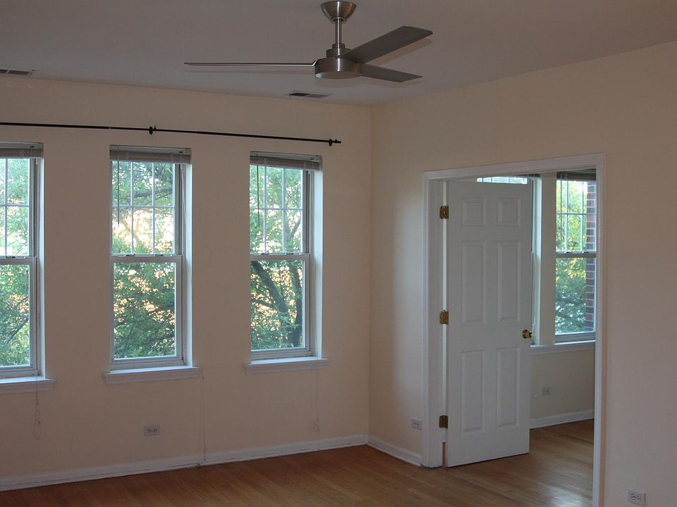 Living room/2nd bedroom door