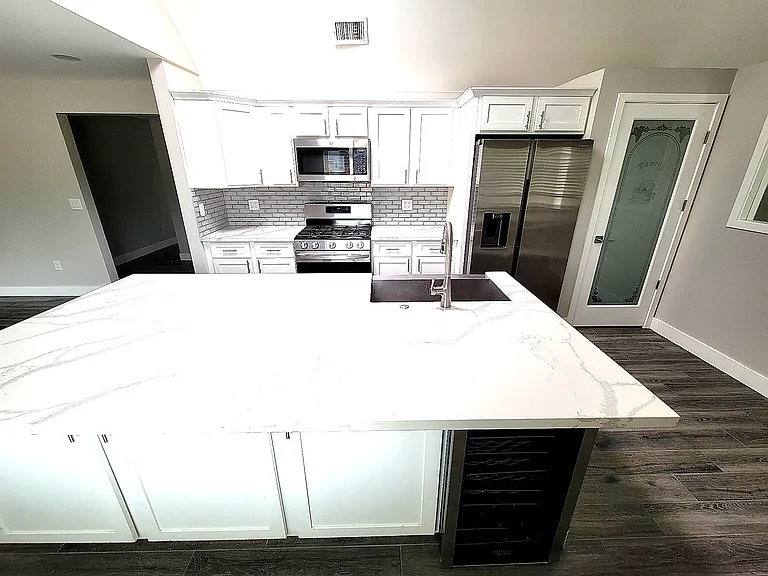 535 W 15th St — Photo 18
