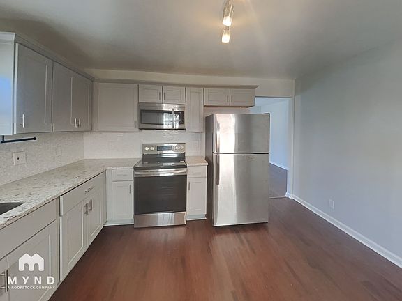 5th image of 2417 Dearborn Dr