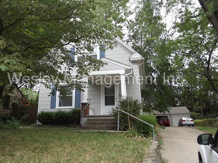 1st image of 3225 W 42nd Ave