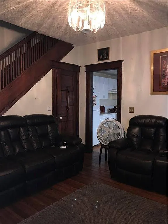 79 Hobart St — Photo 4