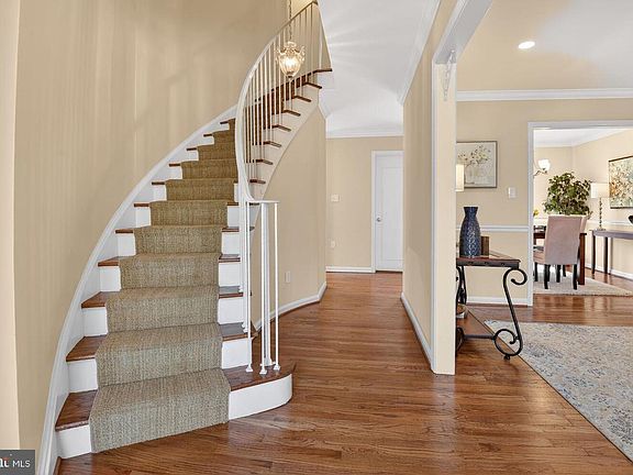 3rd image of 8503 Forrester Blvd