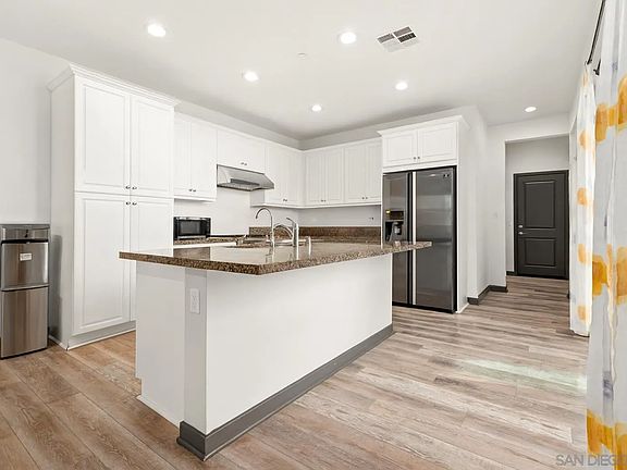 3rd image of 1203 Camino Levante