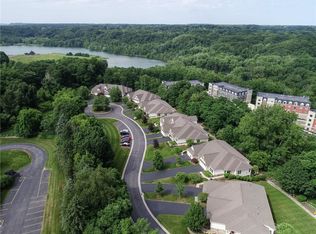 620 Sable Oaks Ln, Rochester, NY 14625