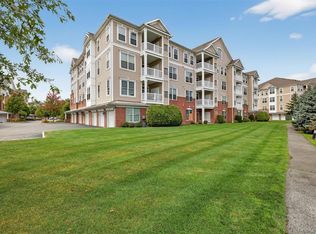 736 Regency Dr, Fishkill, NY 12524