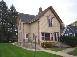 163 Oak St, Elgin, IL 60123