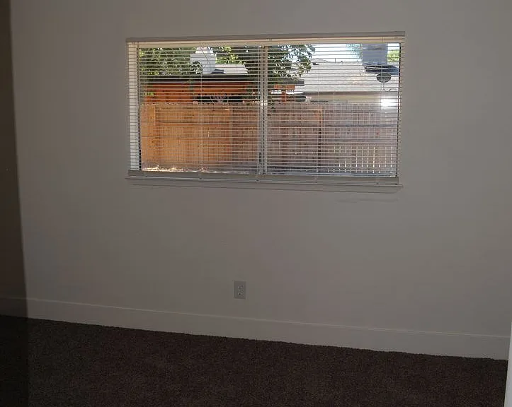 2401 Bernice Ct — Photo 6