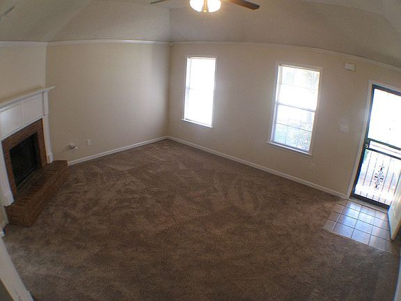 3rd image of 7700 Wolf Hollow Dr