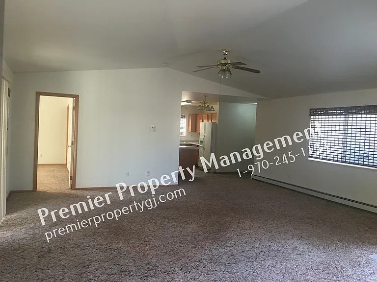 464 Pera St — Photo 4