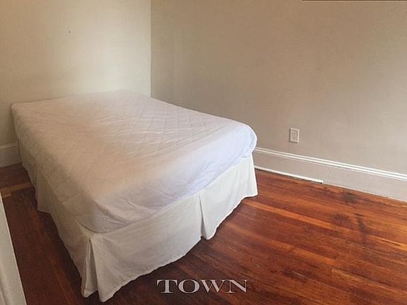 4th image of 428 Lafayette St APT 3R