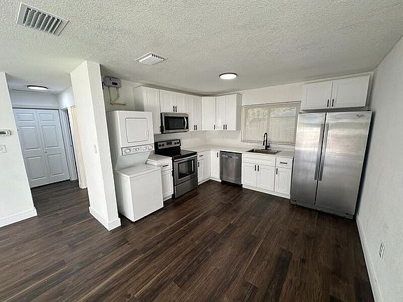 3rd image of 2110 Mara Ct APT 2